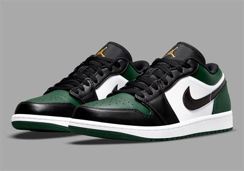 jordan 1 low green toe shoes.